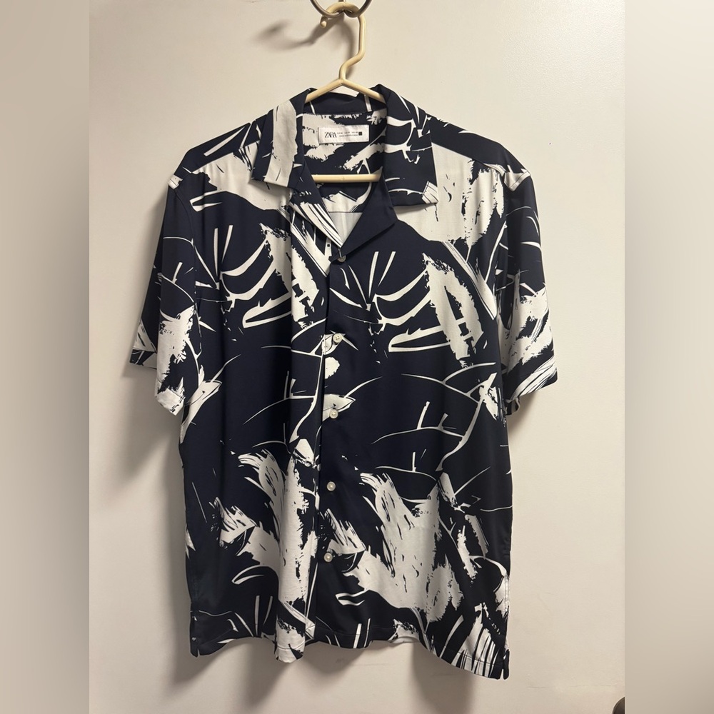 Zara Men’s Short Sleeve Navy + White Floral Shirt M